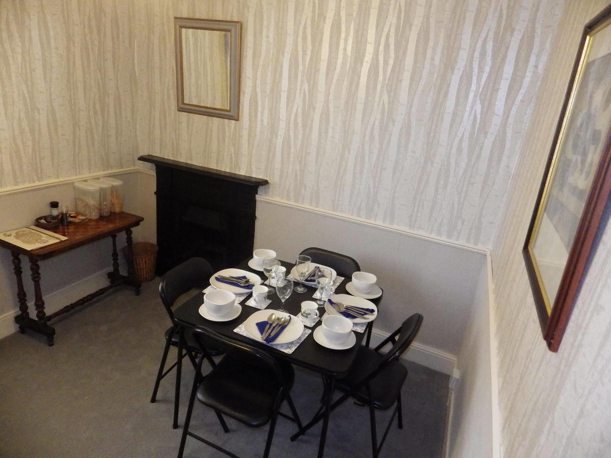 Ryvington Apartments Abergavenny Bagian luar foto