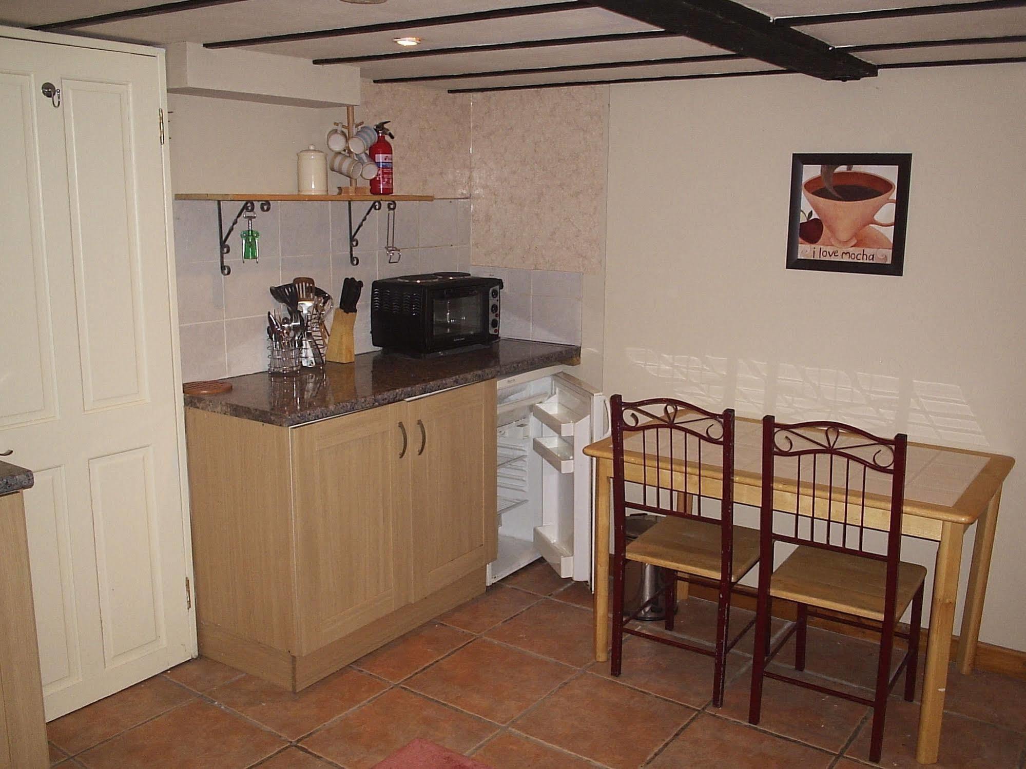 Ryvington Apartments Abergavenny Bagian luar foto