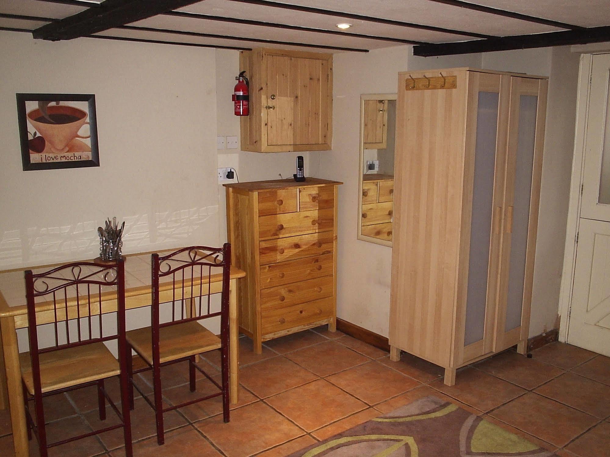 Ryvington Apartments Abergavenny Bagian luar foto
