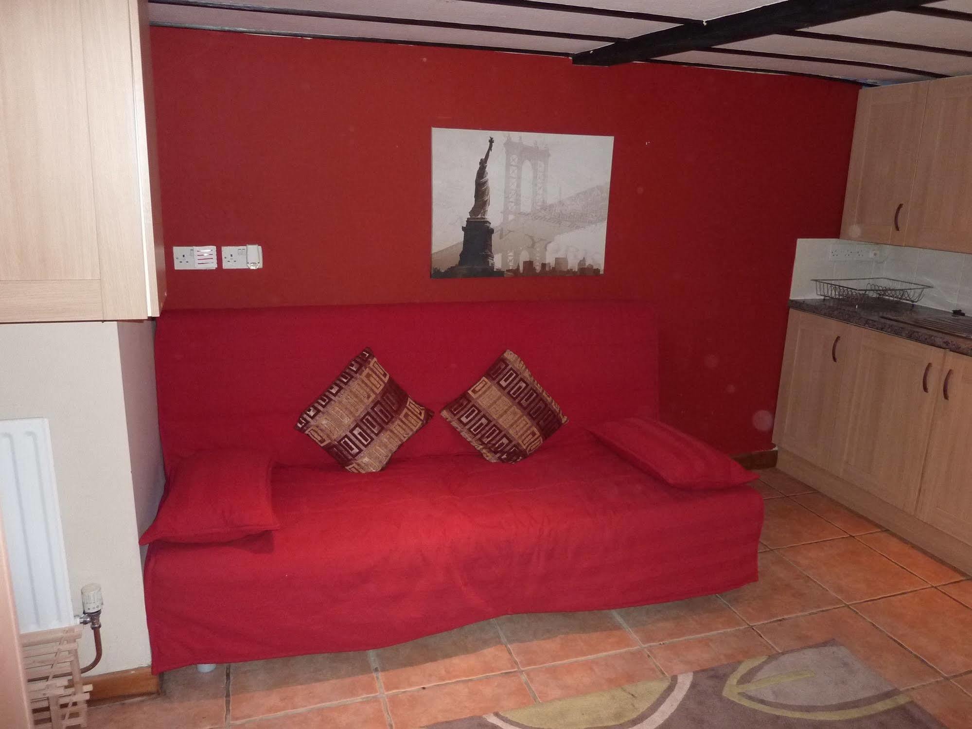 Ryvington Apartments Abergavenny Bagian luar foto